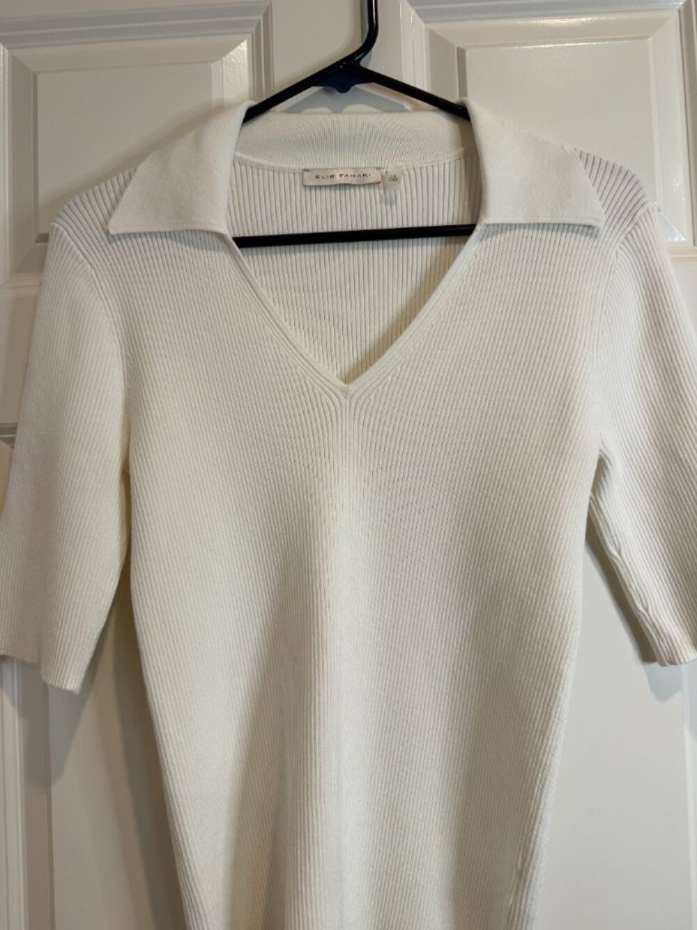 Elie Tahari Short Sleeve  Knit blouse Size "M"